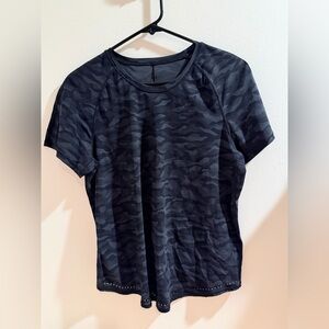 Lululemon Women's Black Camouflage Top
